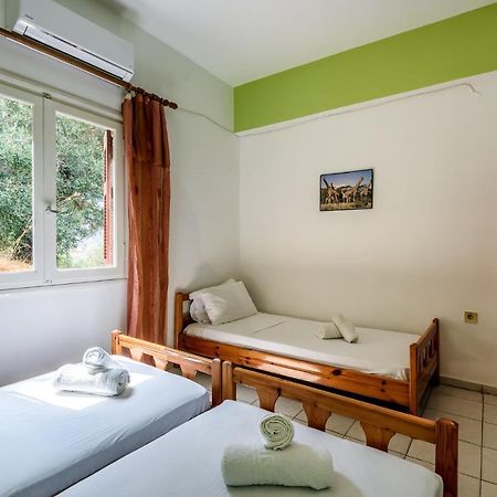 Antonis Studio Apartment Sfinarion Bagian luar foto