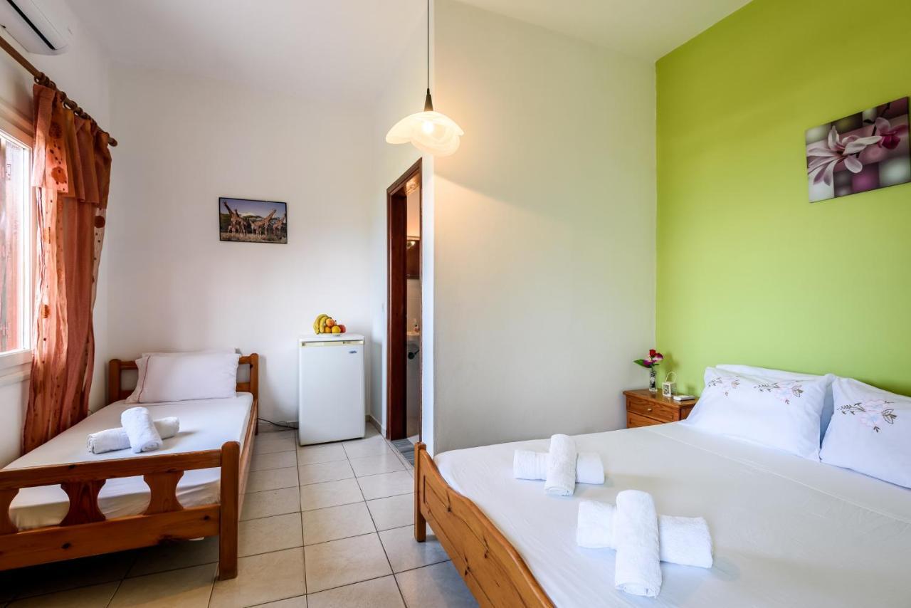 Antonis Studio Apartment Sfinarion Bagian luar foto
