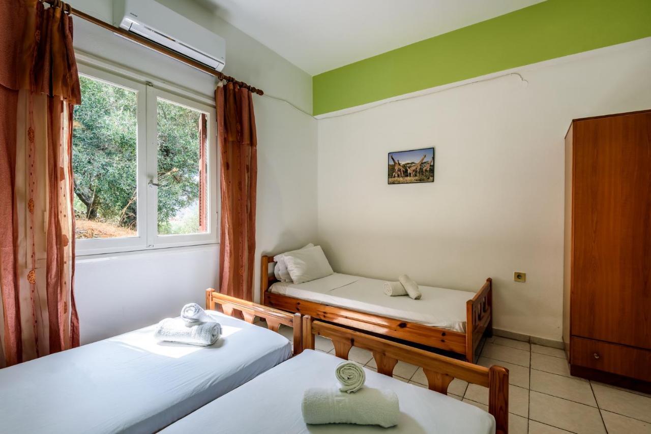 Antonis Studio Apartment Sfinarion Bagian luar foto