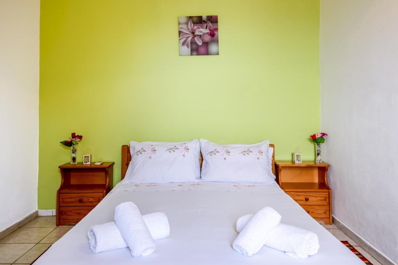 Antonis Studio Apartment Sfinarion Bagian luar foto