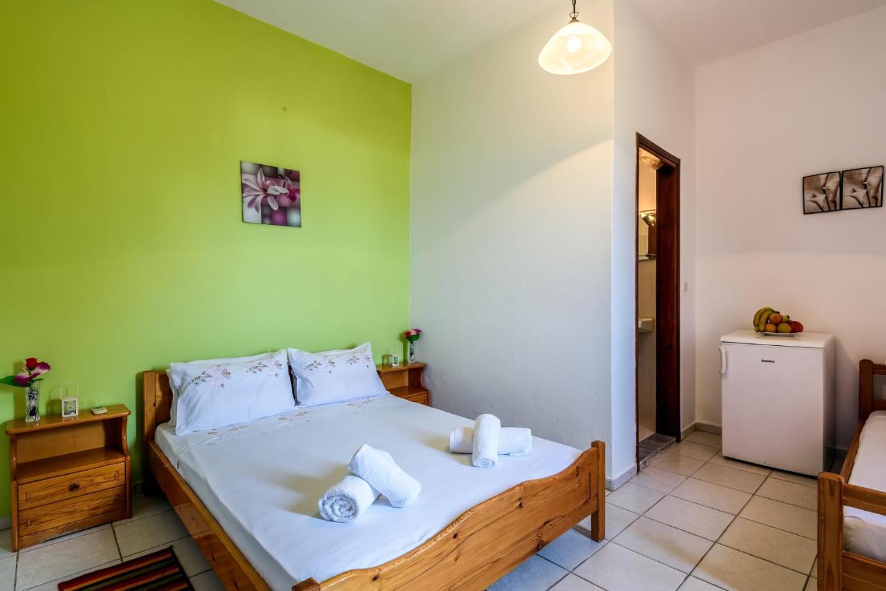 Antonis Studio Apartment Sfinarion Bagian luar foto