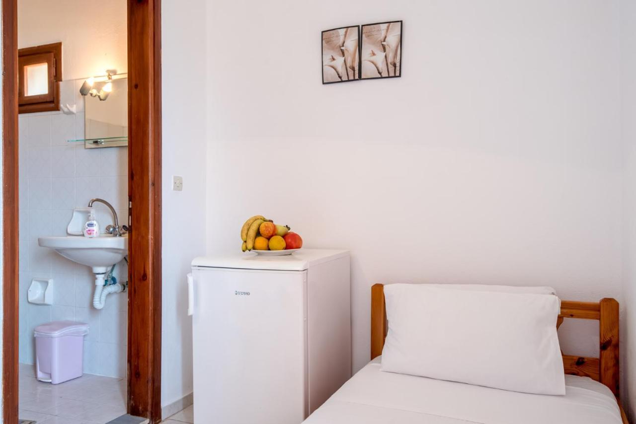 Antonis Studio Apartment Sfinarion Bagian luar foto