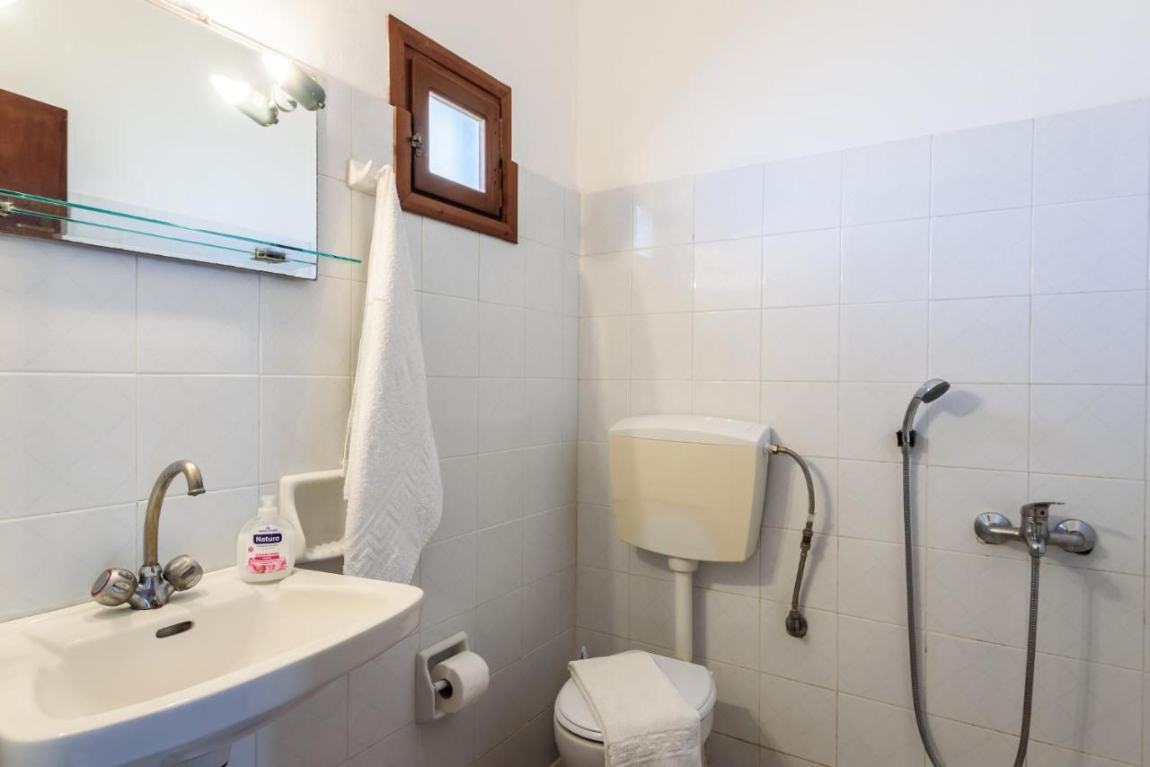 Antonis Studio Apartment Sfinarion Bagian luar foto
